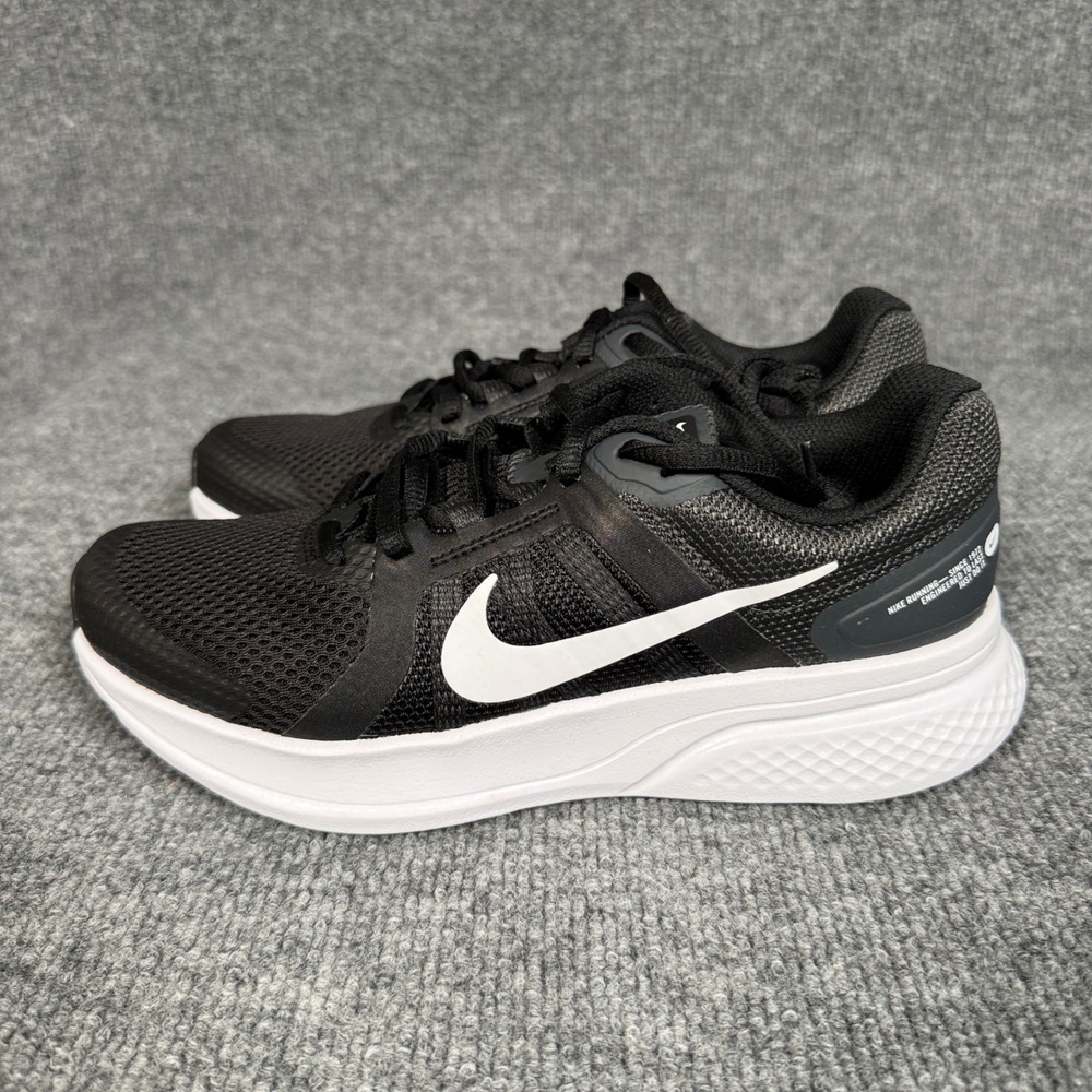 Nike Womens Size 8 Run Swift 2 Shoes Sneakers Black White Lace Up CU3528-004 - Picture 3 of 8